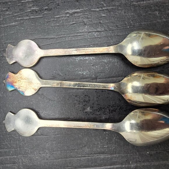 Vintage Wm A Rogers 1939 Canada Commemorative Silver-Plated Teaspoons HS258 - Picture 4 of 6